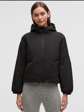 Lululemon Water-Resistant Insulated
Hooded Jacket in Black